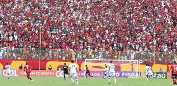 estadio-barradao-lotado-durante-jogo-do-vitoria-1478886638579_615x300