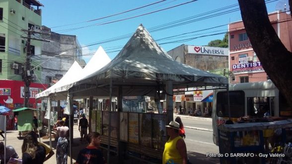 TOLDO EM PONTO DE ONIBUS