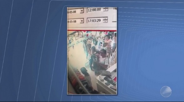 3 mulheres assaltam loja em itabuna