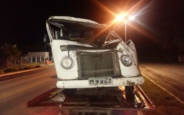 kombi acidente br101