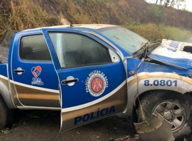 Itapebi Viatura da PM capota em curva da BR101