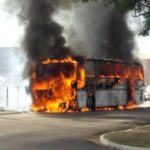 Ônibus incendiado