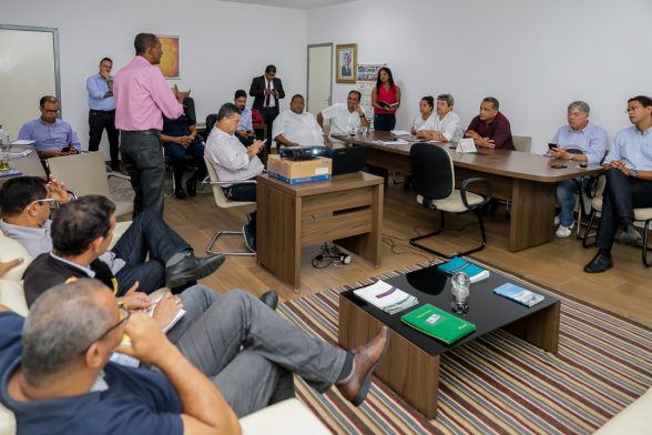 reuniao com mario alexandre