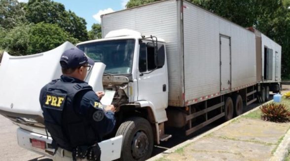 750_prf-caminhao-documento-falso-apreensao-flagrante_201912520353412