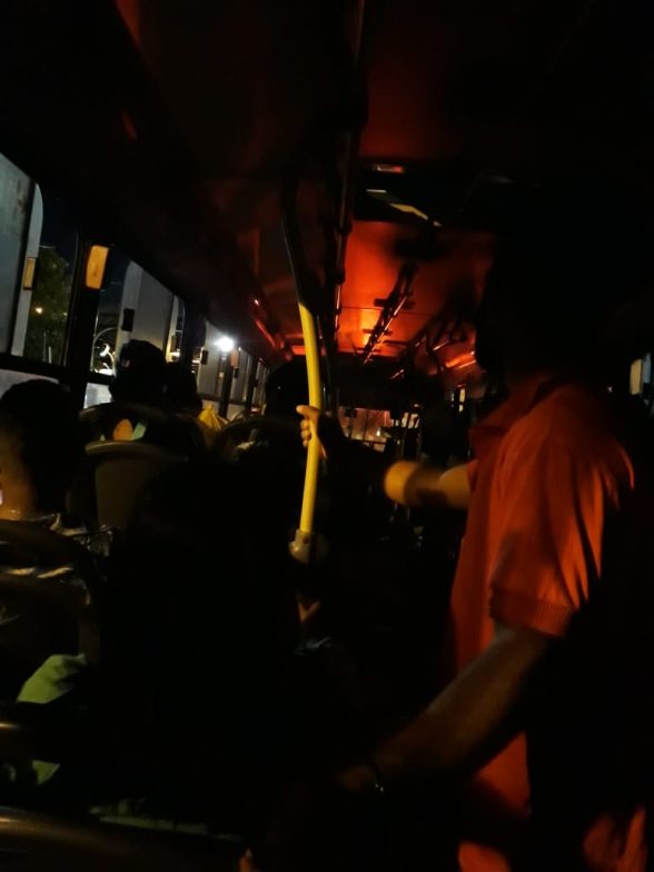 Escuridão no busão