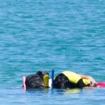 pai entra no mar e morre ao tentar salvar