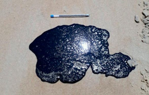 una-bahia-manchas-de-oleo-petroleo-nordeste_2019102817940729