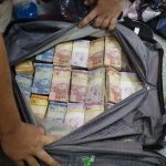 Mala de dinheiro - assalto a banco em Teixeira de Freitas