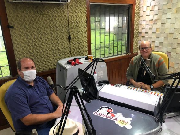 Cacá Colchões Gabriela FM