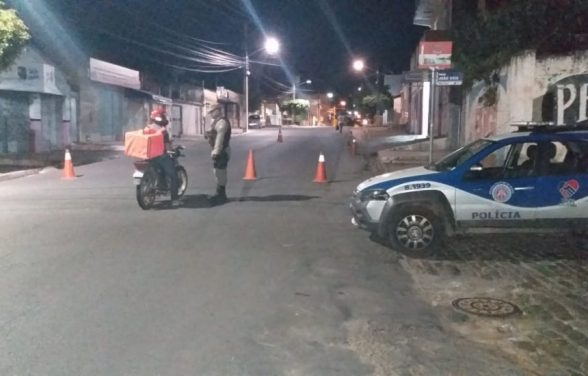 policia militar toque de recolher