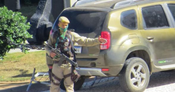 policial morto no farol da barra