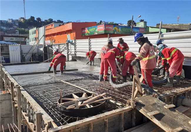 Construção canal do malhado Ilhéus