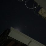 pontos luminosos no céu