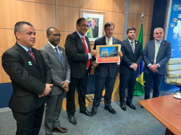 prefeito de ilheus mario de alexandre apresenta ilheus 500 anos
