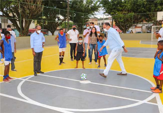 Prefeito Mário Alexandre e reforma da quadra da Barra