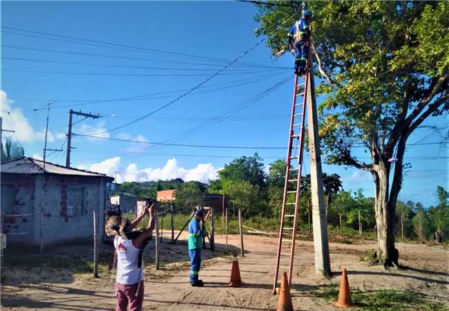 {Postes de iluminação área indígena
