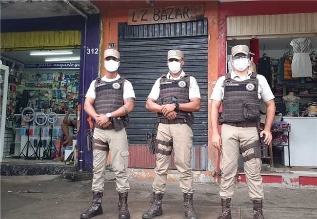 Polícia Militar na central de abastecimento