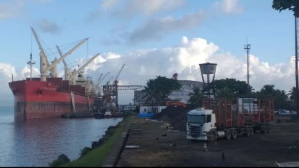 Navios porto de Ilhéus