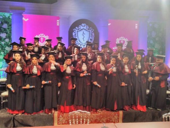 Novos-bacharéis-em-Odontologia-pela-Faculdade-de-Ilhéus-2