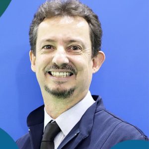 Professor Ricardo Amore, mestre e doutor em Dentística