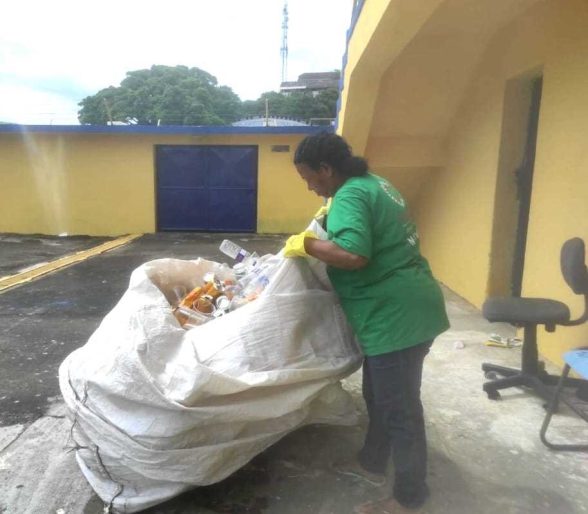 Catadores de latinha reciclagem