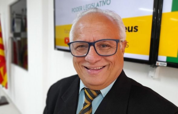 carqueija