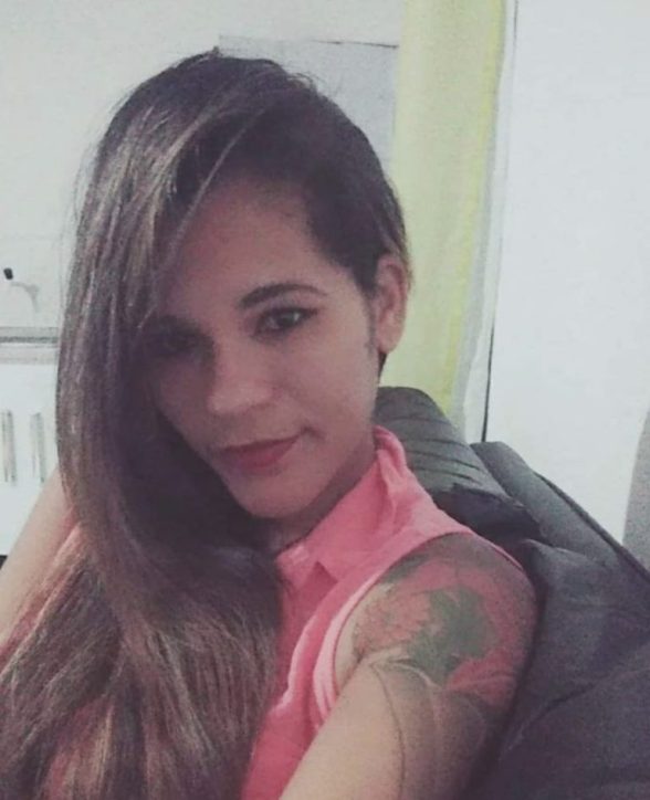 debora mello morta em praia