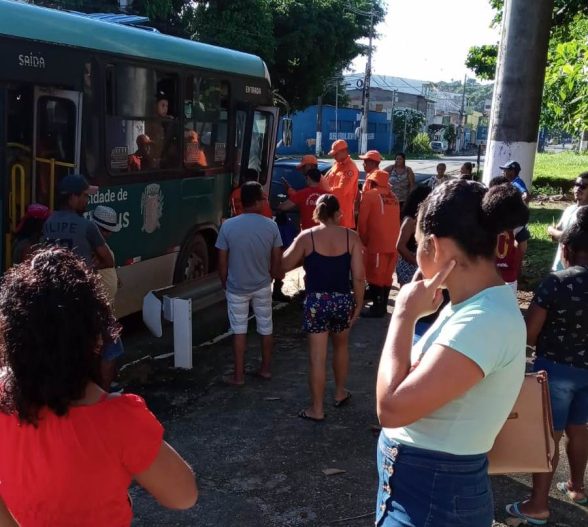 JOVEM-ENTRA-EM-TRABALHO-DE-PARTO-EM-ONIBUS-DE-TRANSPORTE-COLETIVO-EM-ILHEUS