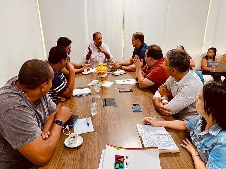 Reunião técnica discute plano de reconstrução das áreas afetadas pelas chuvas