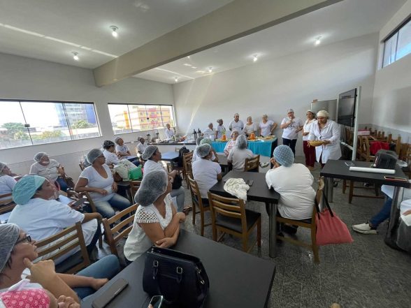 Agentes de Nutrição participam de capacitação sobre boas práticas de alimentação no ambiente escolar