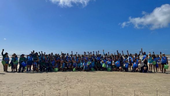 ILHEUS-RECEBEU-PROJETO-PRAIA-LIMPA-DE-HAVAIANAS-NA-SEMANA-DO-MEIO-AMBIENTE-3-1024x576