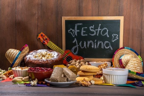festa-junina-festival-de-verao-comida_136595-23776