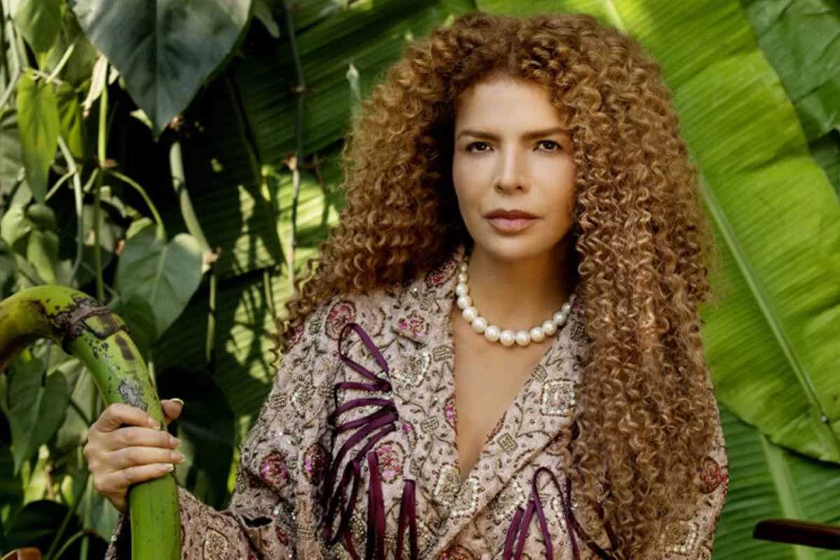 VANESSA DA MATA