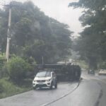 Micro ônibus tomba rodovia Ilhéus Itabuna