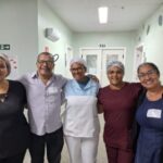 Paciente-reencontra-equipe-HRCC-1-e1731510132381