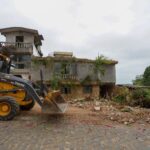 Casa abandonada demolida