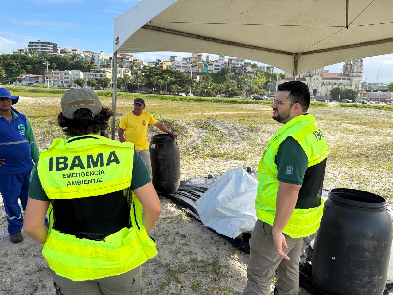 IBAMA - demonstracao-de-locais-adequados-para-armazenamento-de-residuos-bombonas