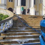limpeza das escadarias da catedral