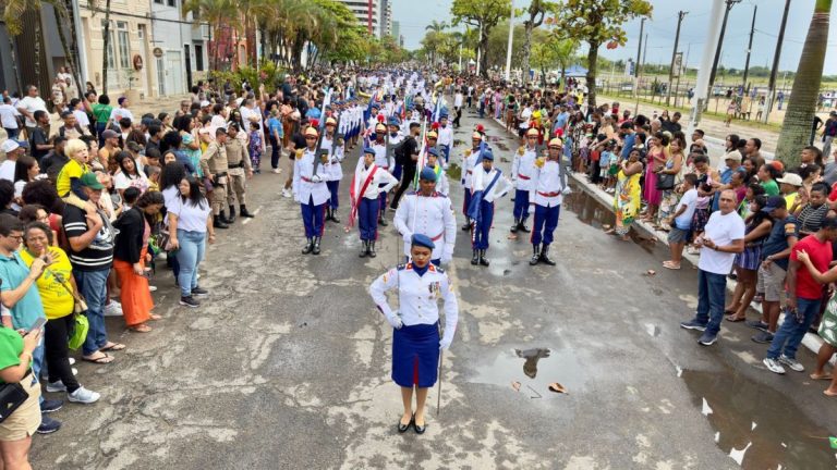 ILHEUS-CELEBRA-INDEPENDENCIA-DO-BRASIL-COM-DESFILE-CIVICO-NA-AVENIDA-SOARES-LOPES-768x432