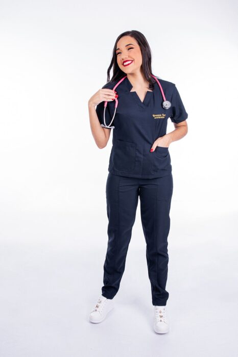 Brenna Kurt enfermeira