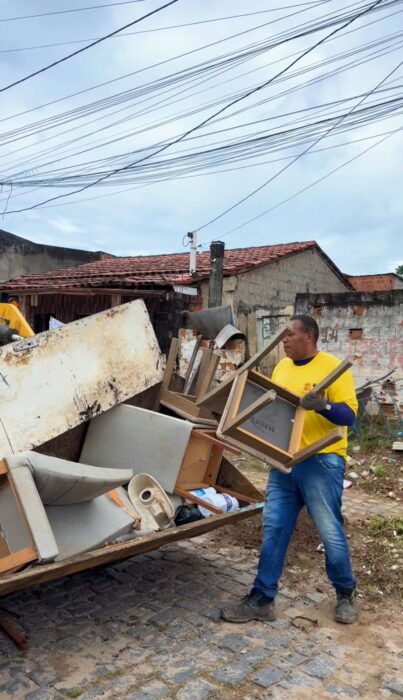 Móveis desuso Nelson costa