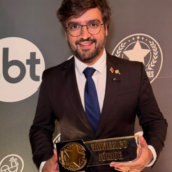 valderico-junior-recebe-premio-2